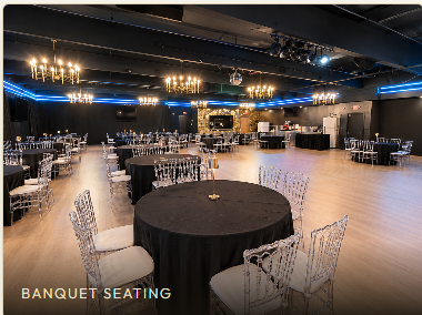 Round banquet tables with Chiavari chairs